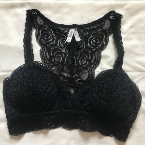 Black laced bralette